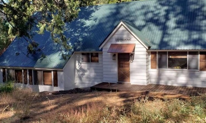 West Village Cabin | CC Cabin | Full Game Room, wrap Around Deck!