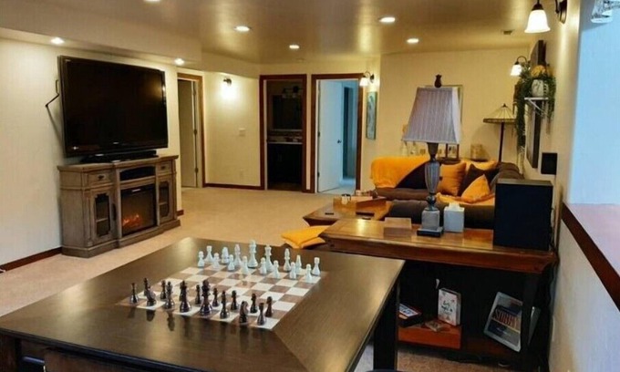 Coeur d'Alene Apartment | CDA Place - Private 2BR 1BA 1,300 SF Bsmt Suite
