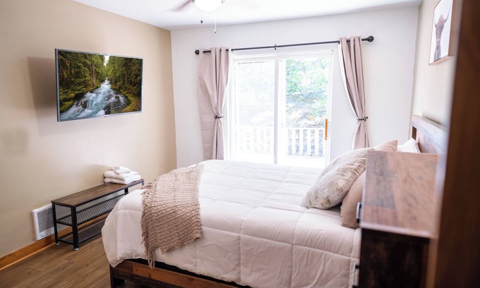 Kingston Condo | CDA River Condo: Fishing, Sleding, Floating, Skiing