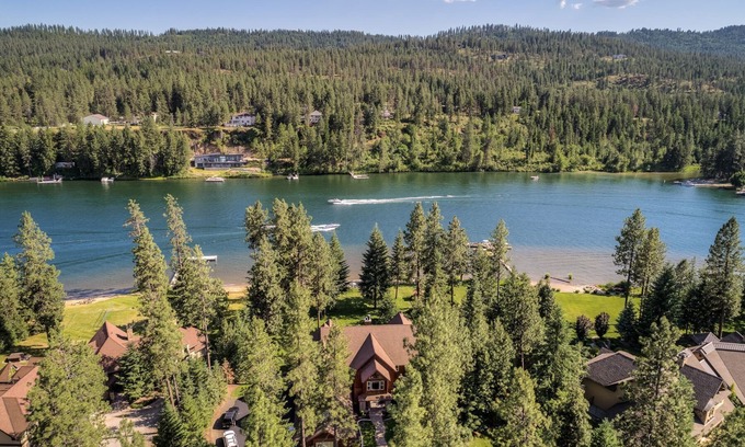 Post Falls House | CDAs Finest Secluded Waterfront Estate 7000 Sq ft 5 Forested Acres-Close to town