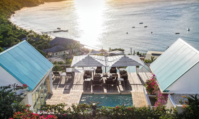 The Valley Villa | CeBlue Luxury Villas- 3 King Suites & Hotel Amenities! Perfect for Couples & Families!