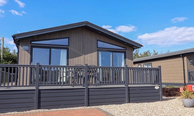 Combpyne Cottage | CEDAR 1, family friendly, with pool in Lyme Regis