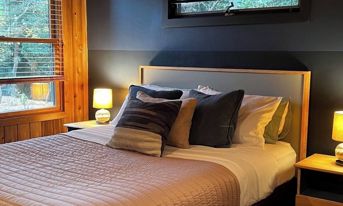 Fire Island Pines House | CEDAR DUNES - Ocean Blue Bedroom