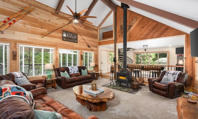 Sierra Cedars Cabin | Cedar Horn | Serene Shaver Retreat