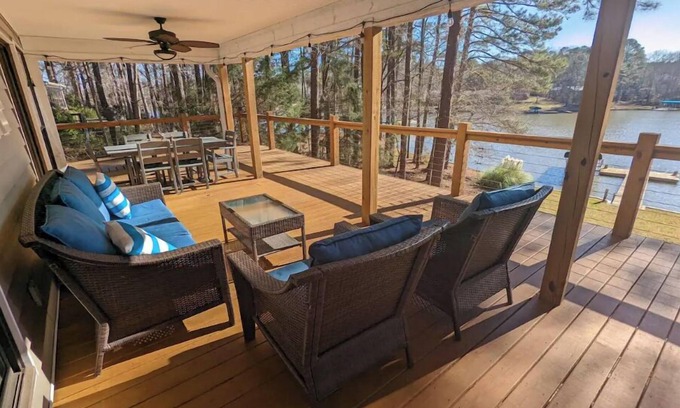 Buckhead House | Cedar Lake Retreat
