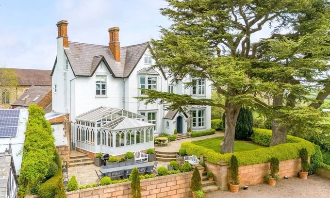 Halfway House Villa | Cedar Lodge - Seven Bedroom Villa, Sleeps 19
