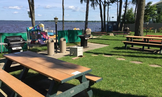 Prudenville Cabin | Cedar Oaks Lakeside Resort - Houghton Lake - Formally Ohana/Riviera Resort.