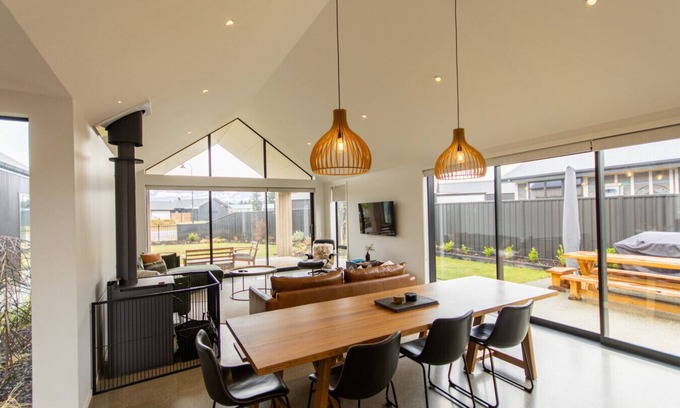 Twizel House | Cedar Peaks, Twizel.