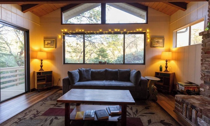 Camp Nelson Cabin | Cedar Pine Cottage - Cozy - Retro - Secluded - Cabin