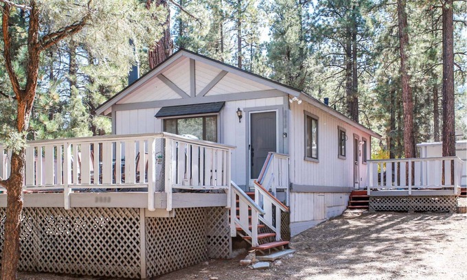 Meadowbrook Estates House | Cedar Pines - Fireplace, Deck, Barbecue, Close to Hiking Trails