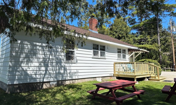 Ephraim Cottage | Cedars and Sandy Beaches