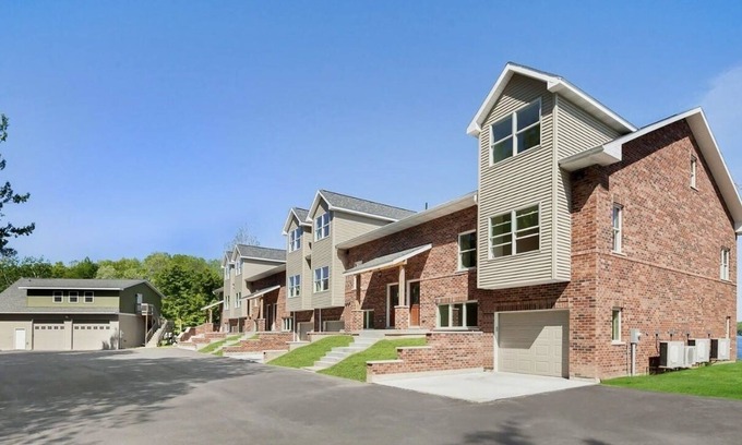Ludington House | Cedarview Condos