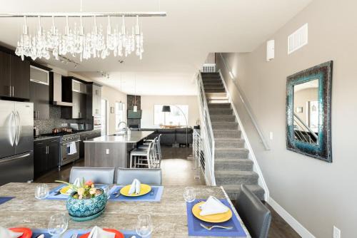 Highland House | Center of LoHi - Roof Deck - Walk Everywhere