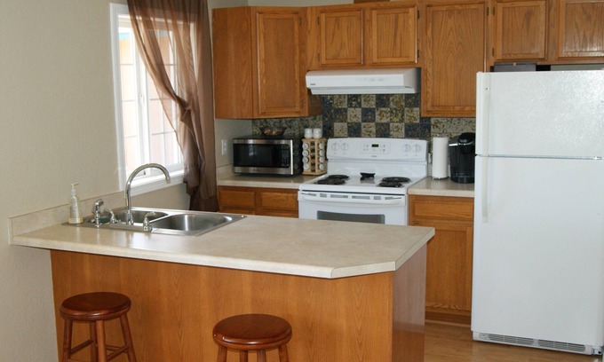 Ocean Shores Condo | Center of Town w/Fireplace - free Wi-Fi.