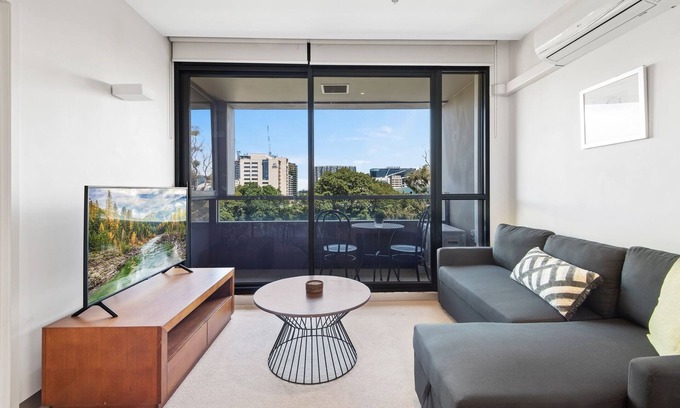 Carlton South Apartment | Central 1-Bed Apartment with Secure Parking
