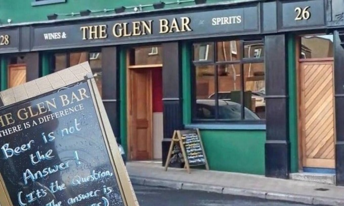 Londonderry Apartment | Central 2-Bed Apt, Sleeps 5 above Great Derry Pub