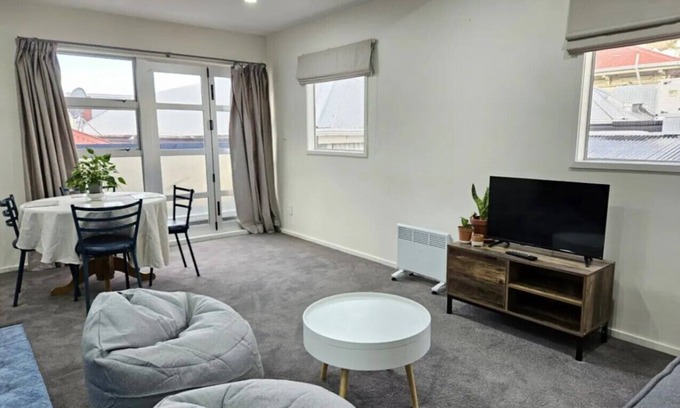 Wellington Apartment | Central 4 Bedroom Townhouse! Mt Victoria, Wellington