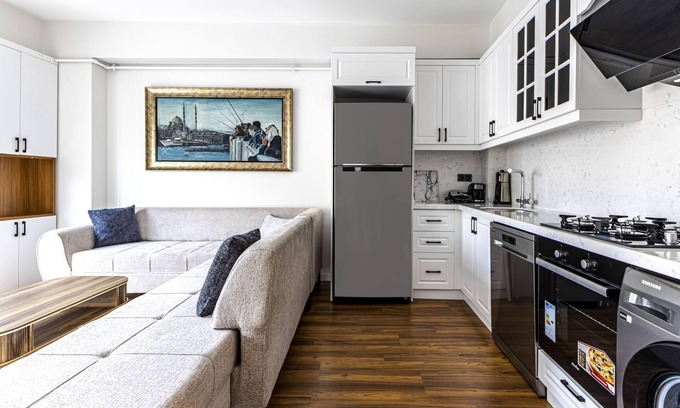 Osmanbey Apartment | Central and Modern 2+1 Flat in Sisli