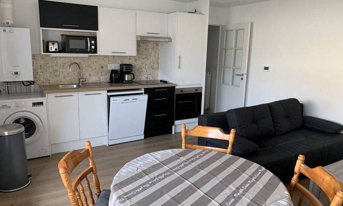 Fort-Mahon-Plage Apartment | Central Apartment Near Beach with Parking & Baby Equipment