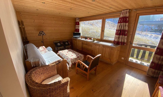 Chatel Apartment | Central Apartment Near Super-Châtel Gondola: Cozy Stay with Multi Pass at €3/Day!