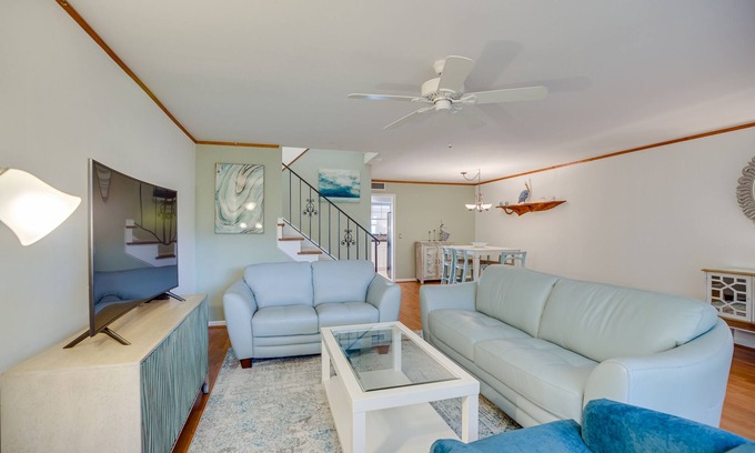 Central Beach House | Central Beach 2 BR under the oaks on Cardinal Drive; 2 min, walk to beach