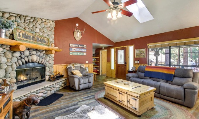 Big Bear Lake House | Central Big Bear Lake Retreat with Private Hot Tub!