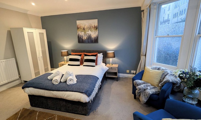 Brighton Apartment | Central Brighton Stunning 3 Bed With Garden, Sleep 8