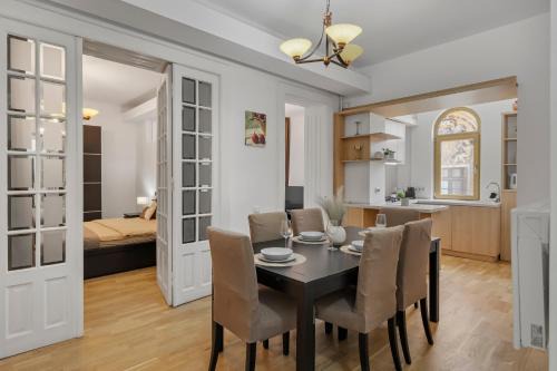 Bucharest City-Centre Apartment | Central Charm by Victoriei
