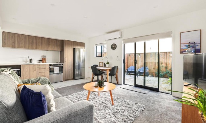Christchurch City Centre House | Central City Haven - Christchurch Holiday Home