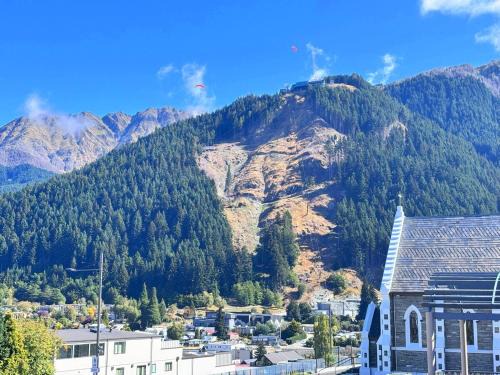 Queenstown City Centre Apartment | Central City Queenstown Retreat - 3 Bedroom Apartment