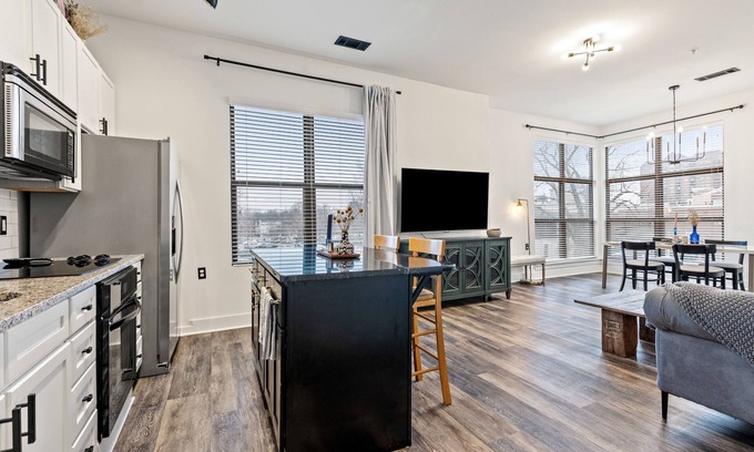 Downtown Condo | Central Downtown Luxury Condo
