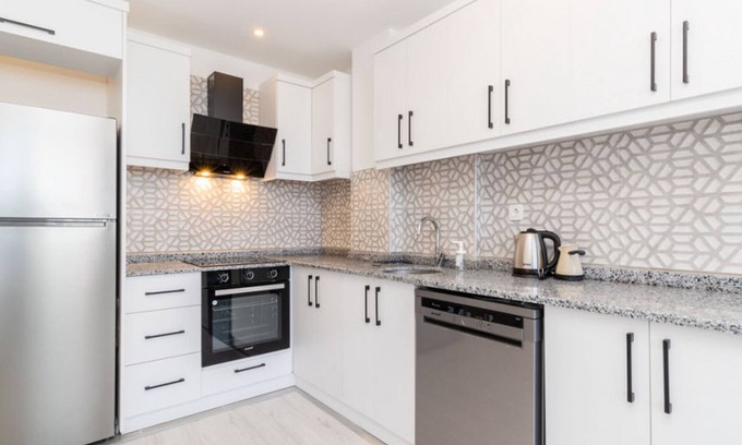 Eski Lara Apartment | Central Flat Close to Sea in Muratpasa