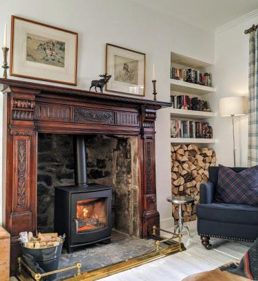 Hawick Apartment | Central Hawick spacious stylish flat with log burner