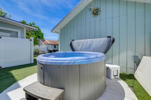 Morehead City House | Central Historic Beaufort Home Walk to Waterfront