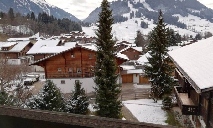 Gstaad Apartment | Central Location Cozy 3 BR Flat in Gstaad