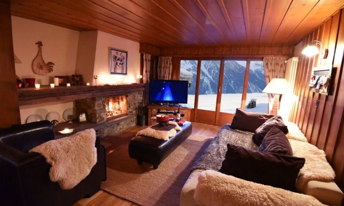 Bruson Apartment | Central Location just 2 minutes from Le Medran
