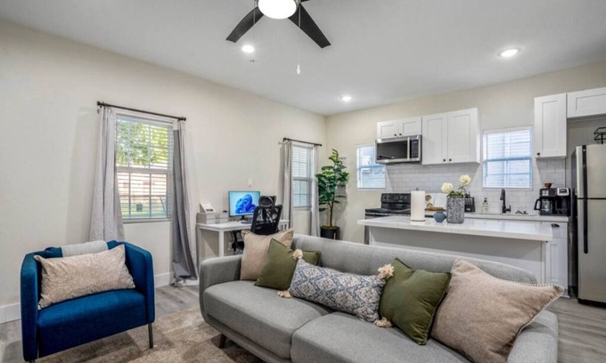 Greater East End Apartment | Central Location - King Bed - Near PNC Stadium!