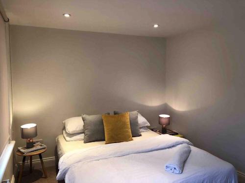 Camden Town with Primrose Hill Apartment | Central London Charming Camden Split Level Home