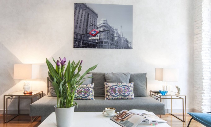Literary Quarter Apartment | Central Madrid. Barrio Letras, Walking distance to Museums, Plazas and GranVia,