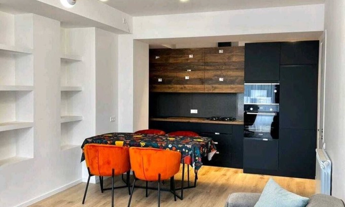 Vera Apartment | Central, modern apartment with balcony