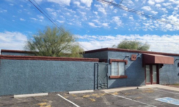 Tucson House | Central, Newly Remodeled, Quiet and Private