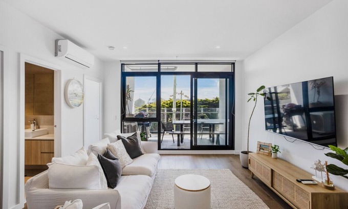 Ocean Grove Apartment | Central Ocean grove - 100m from the Shops