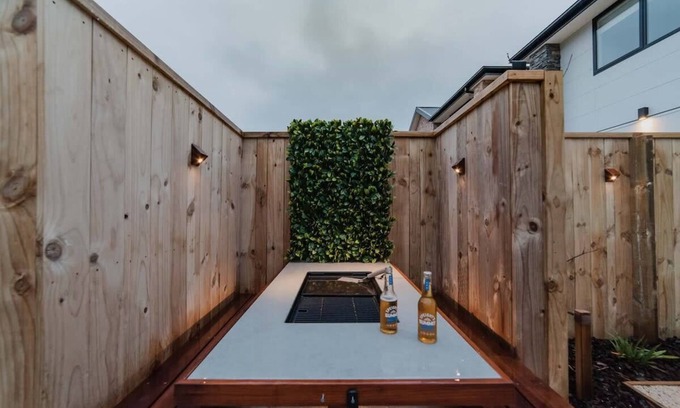 Riccarton House | Central Park Hideout