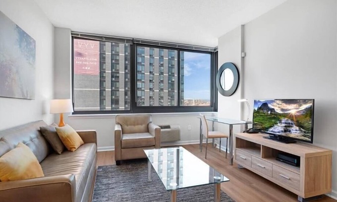 Hudson Exchange Apartment | Central & Pet-friendly 1BR w. Full Kitchen & Oven | Jersey City