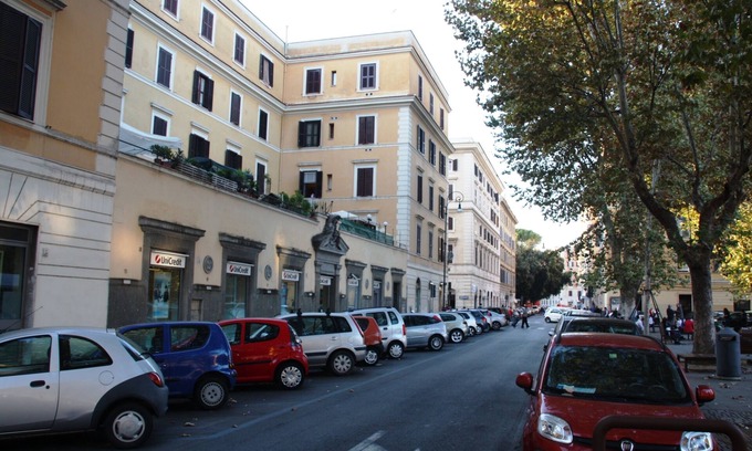 Ripa House | Central Rome, Testaccio and Trastevere, 2 stops to Coliseum, two bathrooms