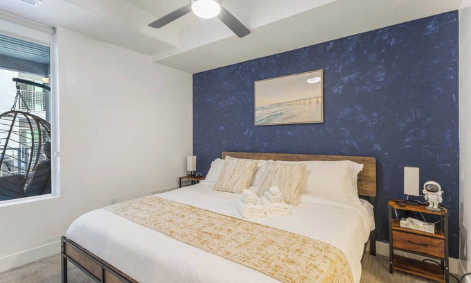 Rio Grande Apartment | Central SLC Apartment King Bed Gym Smart TV