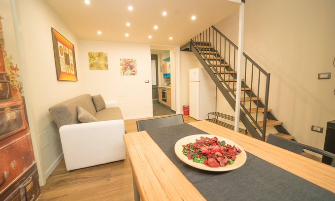 Picanello-Ognina-Barriera-Canalicchio Apartment | Central Station House "Mario", confort and charme!
