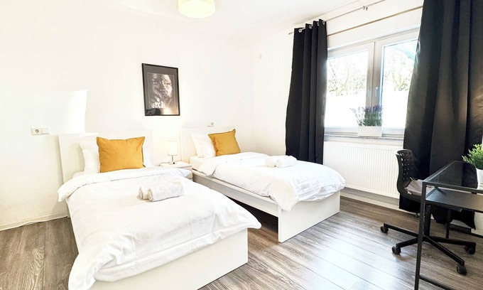 Suedviertel Apartment | Central Station University Hospital Trade Fair Evonik Netflix