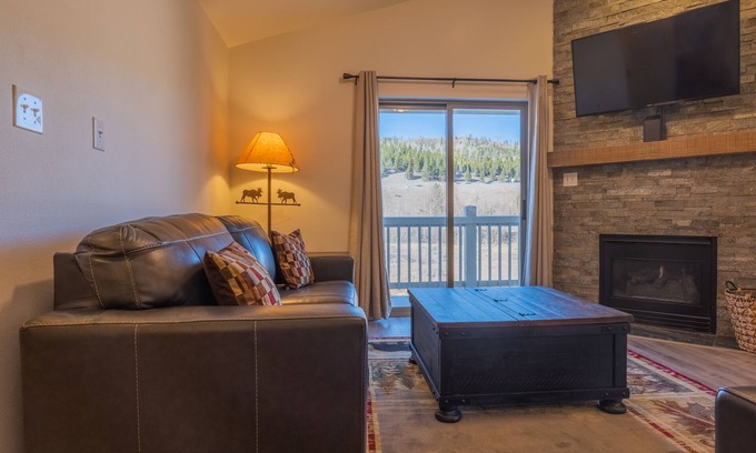 Frisco Condo | Central to 5+ Ski Resorts, Breweries, Restaurants, Shopping & More!