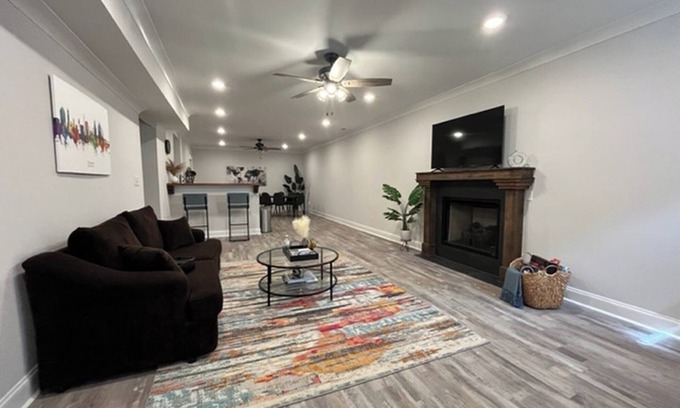Durham House | Centrally Located 2 Bed, 1 Bath Travel Inspired Sanctuary, 5 Minutes to Downtown